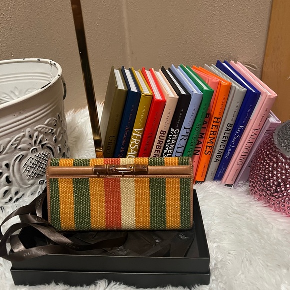 Gucci Colorful Woven Wallets - Picture 1 of 10